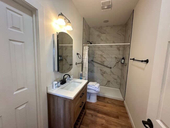 Photo - Furnished Unit! 2bed/ 1bath