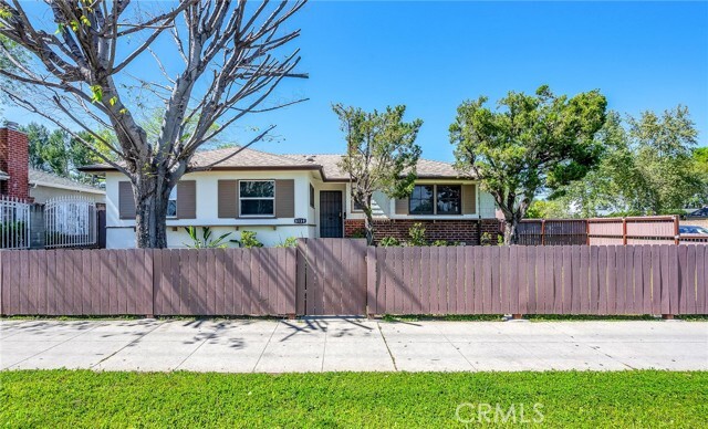 Building Photo - 6139 Tampa Ave