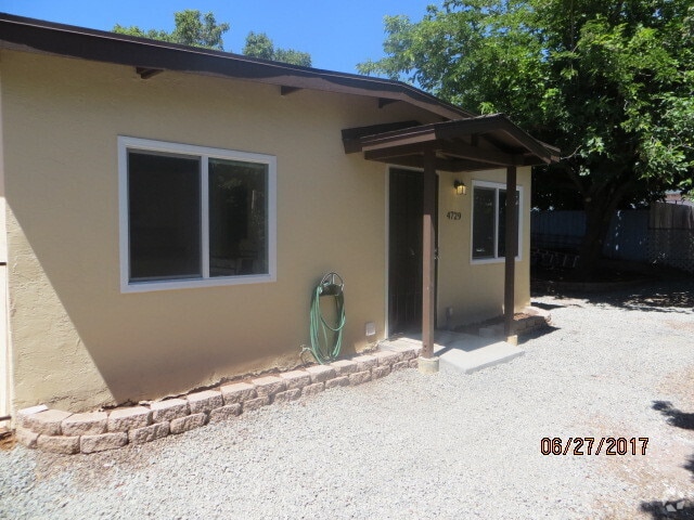 Building Photo - Quiet 2 Bedroom House in La Mesa