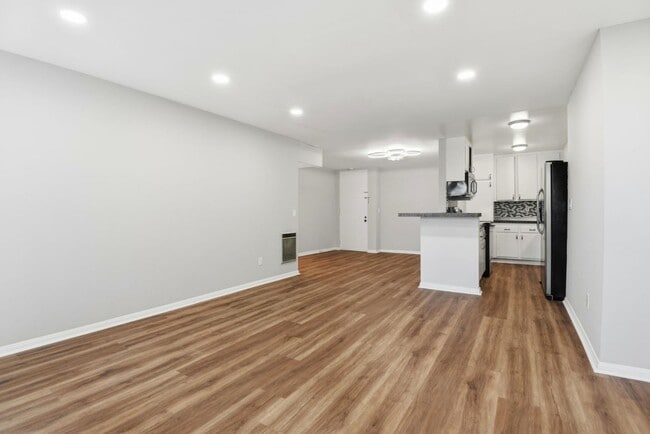 Photo - 6542 Ocean Crest Dr