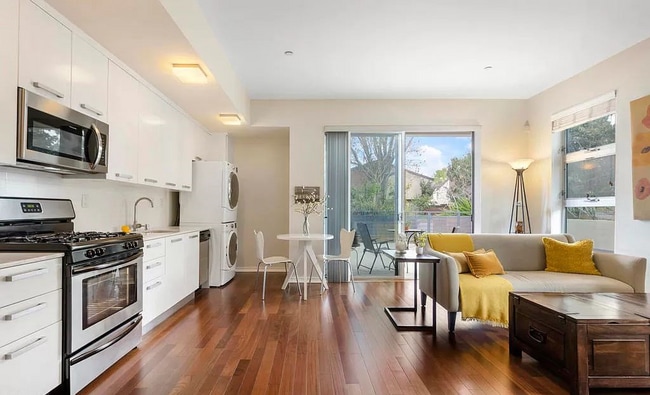 A sensational loft-style condo with a huge... - A sensational loft-style condo with a huge... Unit 112