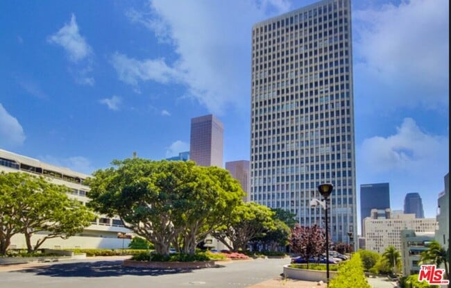 Building Photo - 800 W 1st St Unit 509