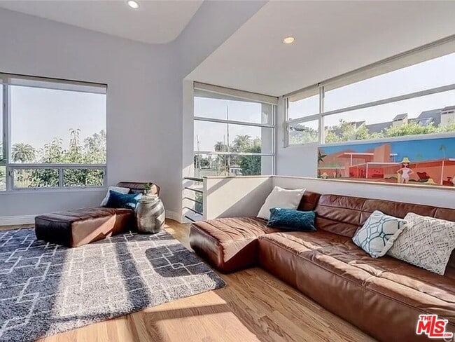 Photo - 650 Pacific St Unit 6