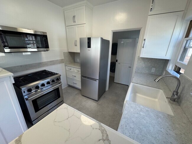Photo - 1557 S Genesee Ave Unit 1557