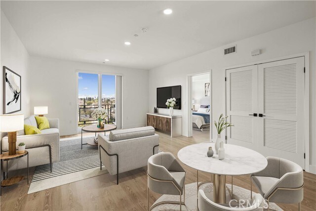 Photo - 11714 Archwood St Unit 301