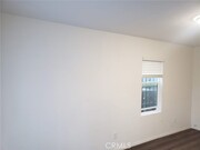 Photo - 716 W 75th St