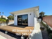 Photo - 2425 Dunstan St