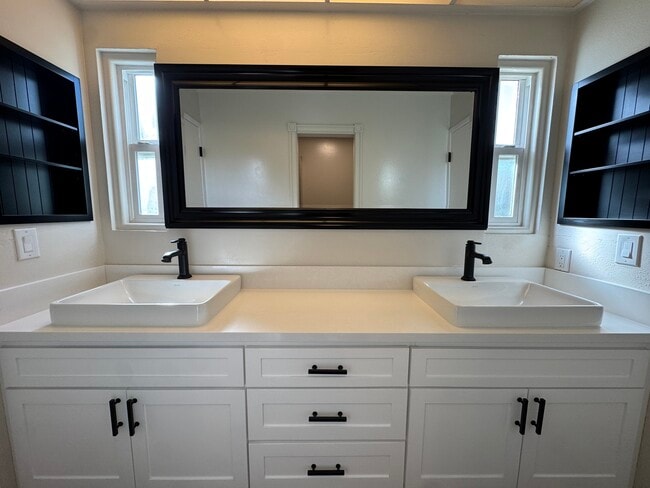 Photo - 568 Lomas Santa Fe Dr