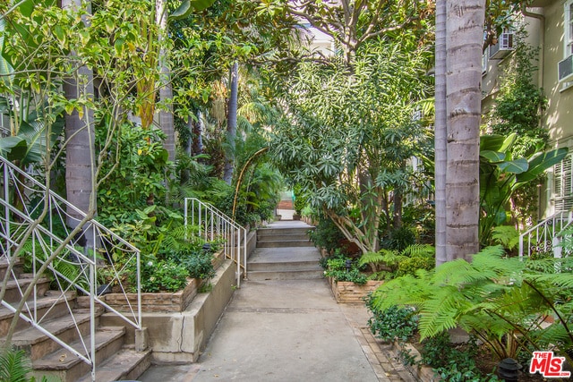 Photo - 8567 Holloway Dr Unit 1