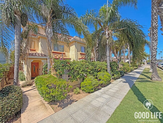Building Photo - Stunning 3BD/3BA W/ A/C, Attached Garage, and In-Unit Laundry in Pacific Beach!
