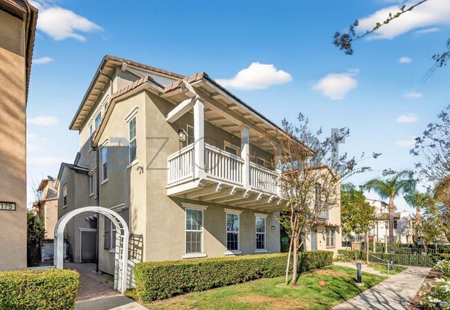 Building Photo - 4183 Vía Napoli