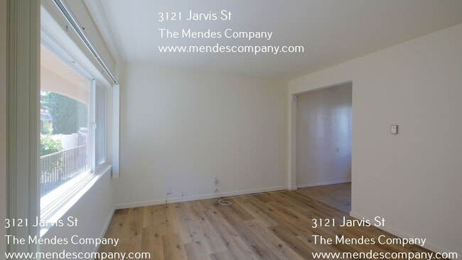 Photo - 3121 Jarvis St