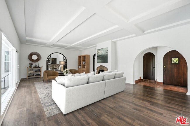 Photo - 100 N Mansfield Ave