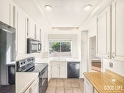 Photo - Beautiful 2B/2BA Townhouse with Attached 2...