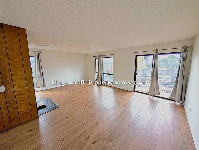 Photo - 7452 Fay Ave