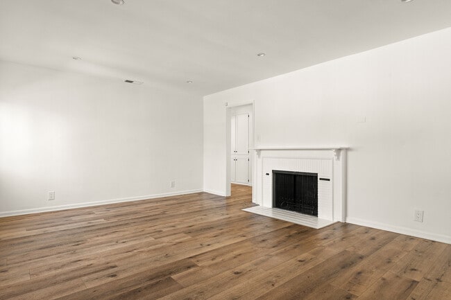 Photo - 5840 Allott Ave