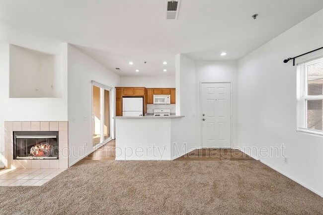 Building Photo - 26380 Arboretum Way Unit 607