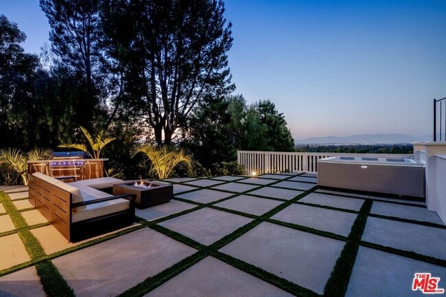 Photo - 16725 Oak View Dr