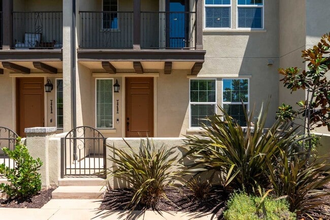 Photo - 3 Bedroom Townhome in the Veridian Community of Del Sur