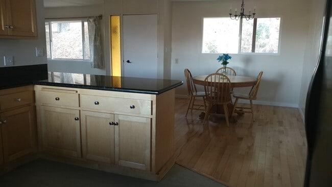 Photo - 1600 Henry Ridge Mtwy