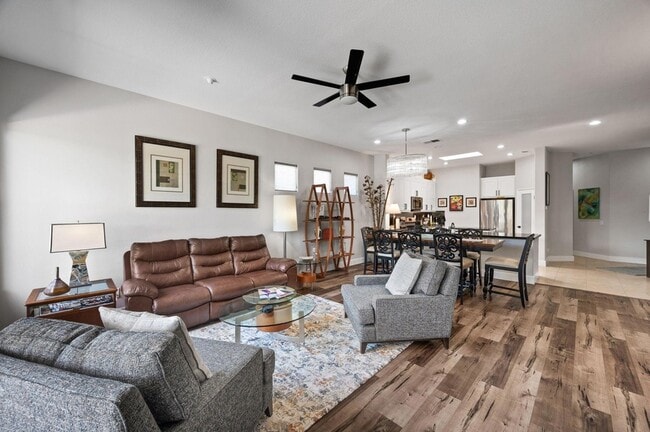 Photo - 105 N Kavenish Dr