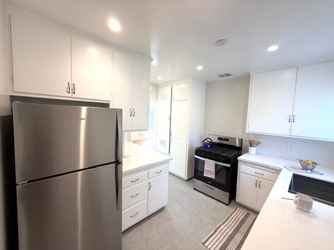 Photo - Milan Unit Milan