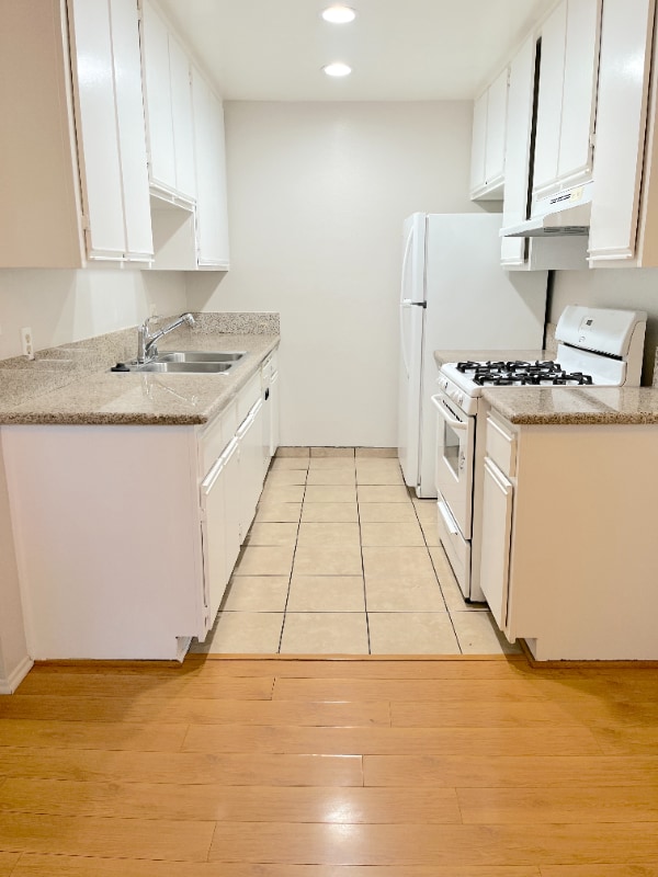 Photo - 430 E San Jose Ave Apartment Unit J