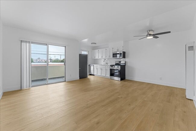 Photo - 604 W G St Apartment Unit 08