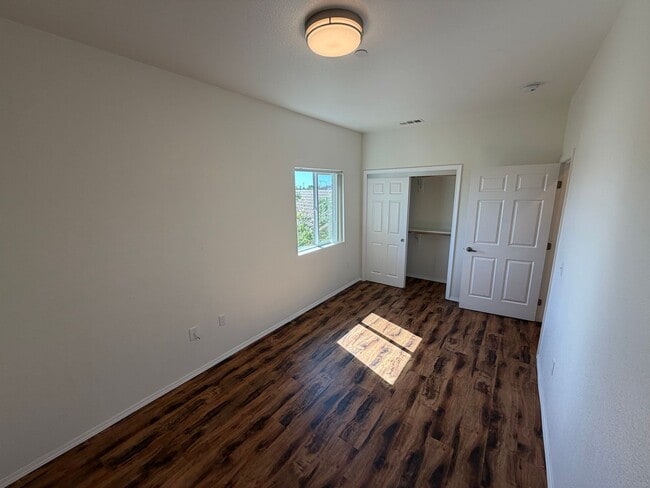 Photo - 1406 N Bradley Rd
