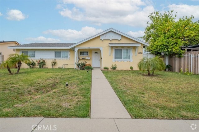 Building Photo - 6933 Fallbrook Ave Rental