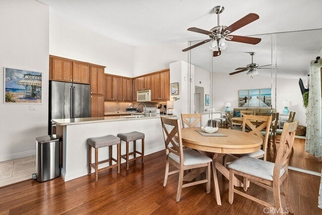 Photo - 13 Campton Pl