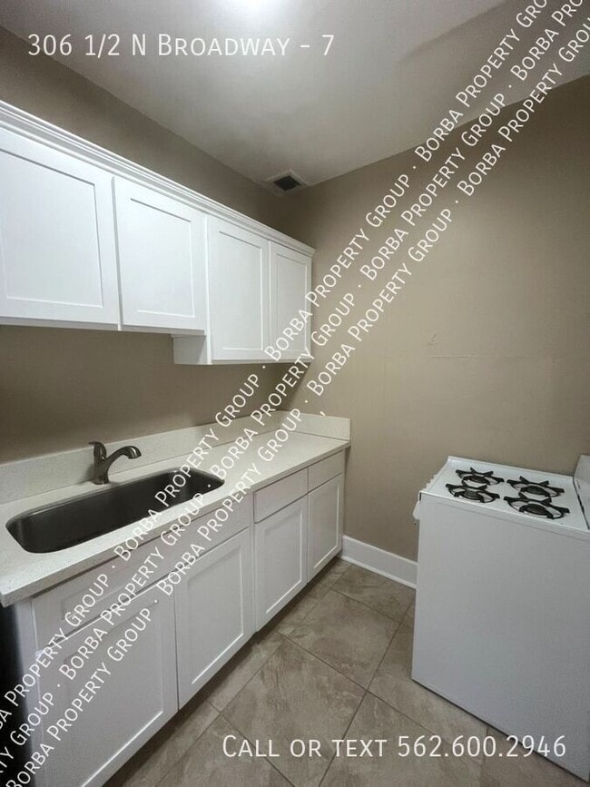 Photo - 306 1/2 N Broadway-7 Unit 7