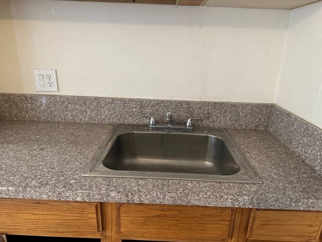 Photo - 250 W Williams St