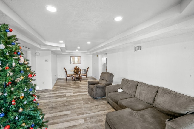 Photo - 571 Tilling Way