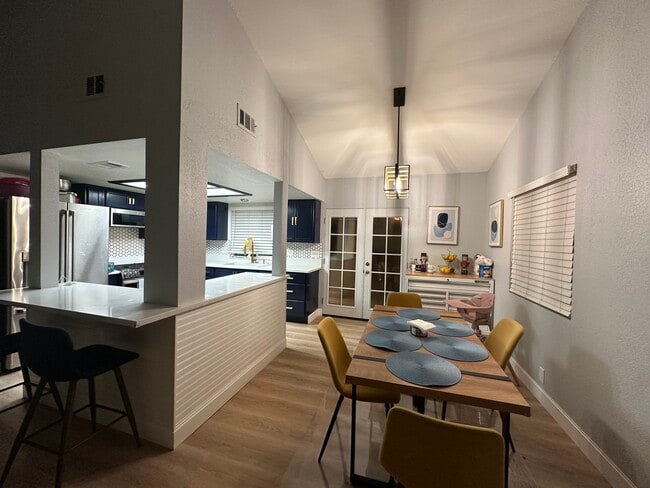 Photo - 491 W Carter St