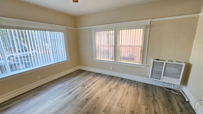 Photo - 1330 W 11th St Unit 2