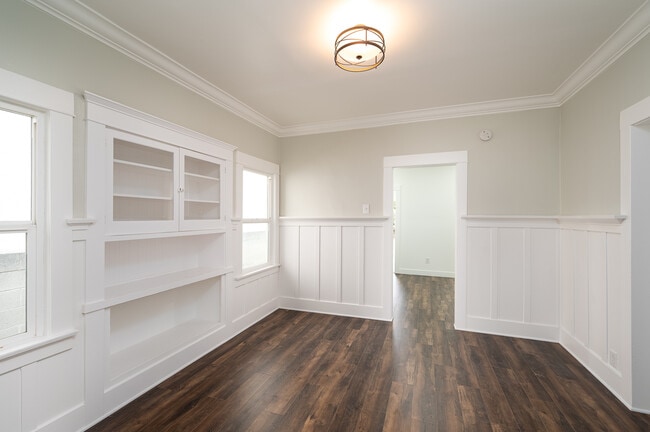 Building Photo - 931 S Grand Ave Unit 933
