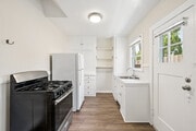 1BR, 1BA - 900SF - Kitchen - 529-541 S. El Molino Ave.