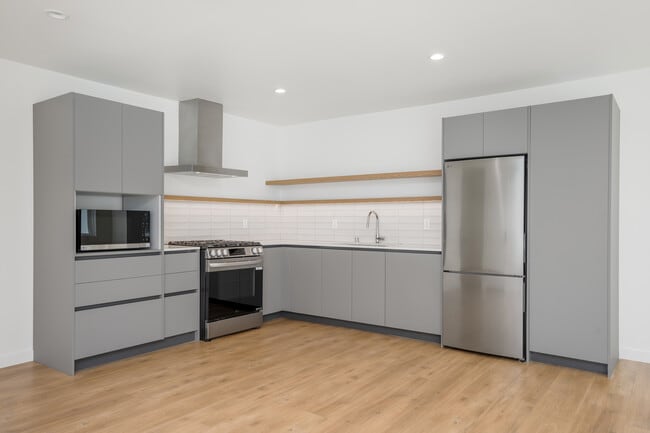 Photo - 1422 Tamarind Ave