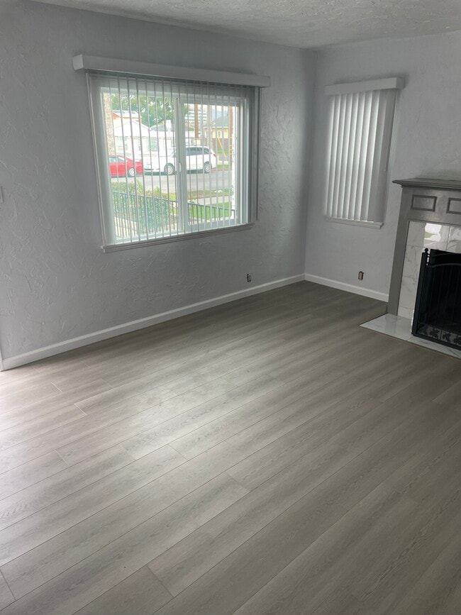 Building Photo - 14642 Kittridge St Unit 14642