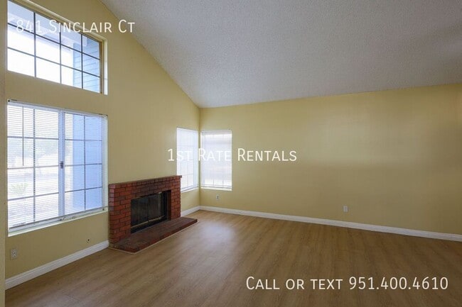 Photo - 841 Sinclair Ct