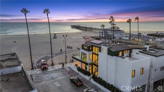 Building Photo - 2000 W Oceanfront Rental