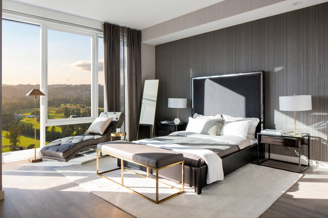 Photo - Ten Thousand