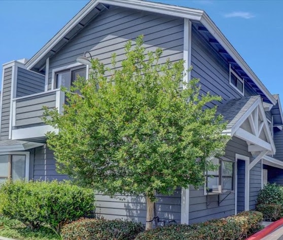 Building Photo - 2191 Canyon Dr Unit B101