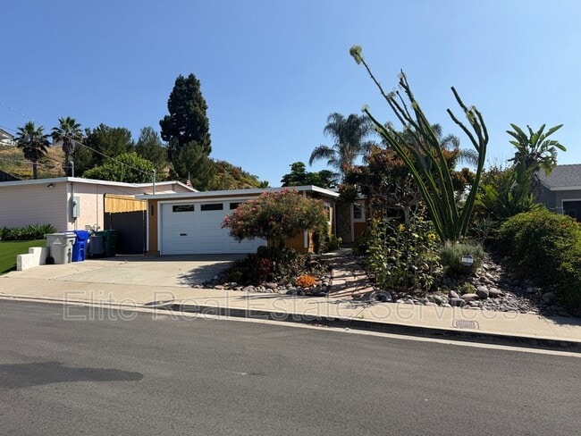 Photo - 2155 Montclair St