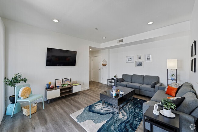 3BR, 3BA - 1,317SF - Avalon