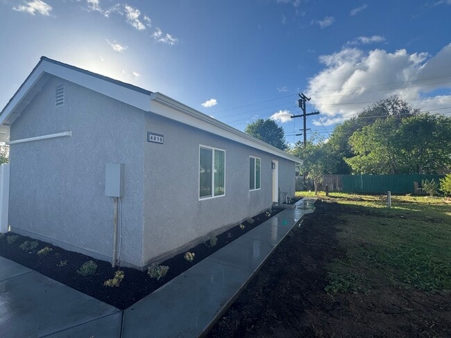 Building Photo - 4818 Beverly Ct Unit 4816 Beverly Ct