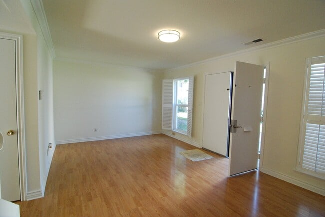 Photo - 11027 Slater Ave