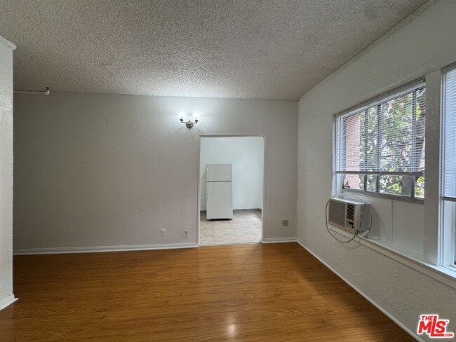 Photo - 920 S Hobart Blvd Unit 210