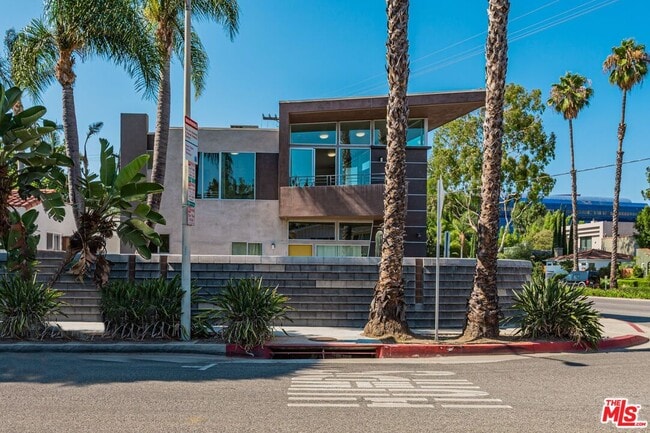 Photo - 503 N San Vicente Blvd Apartment
